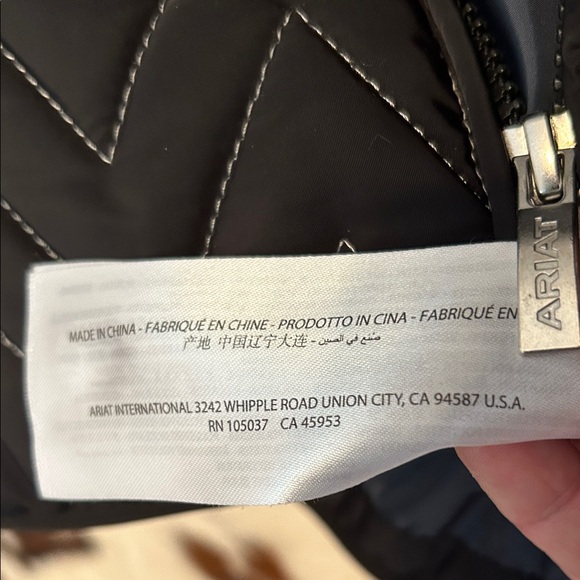 Ariat Women's Black Chevron Quilted Vest Size XS - Picture 6 of 7